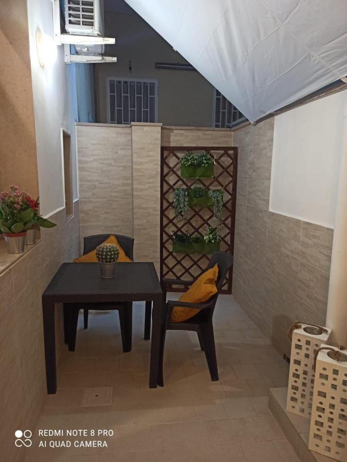 Appartamento Con Cortile A 30 Mt. Dal Mare Bari Exterior photo